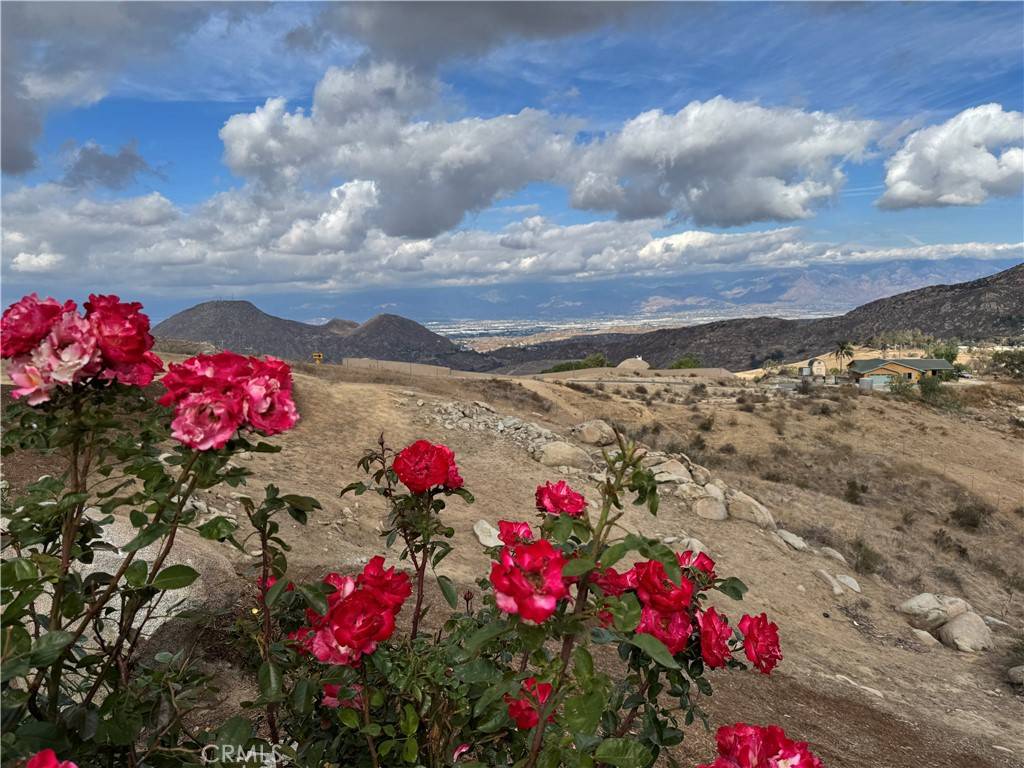 Moreno Valley, CA 92557,9289 Box Springs Mountain RD