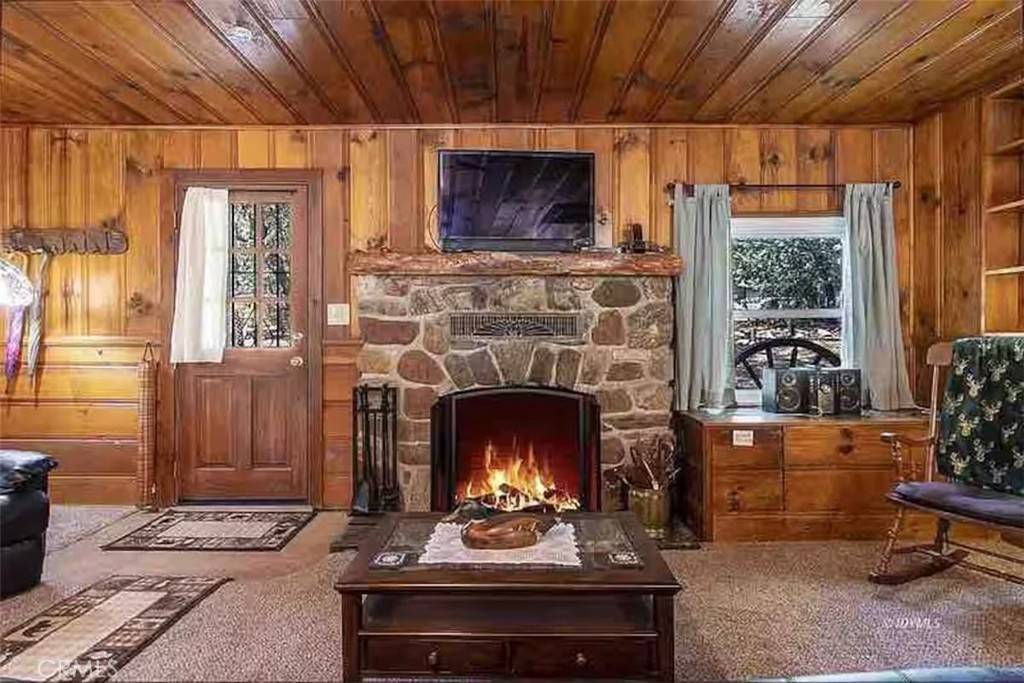Idyllwild, CA 92549,53985 Pine Crest AVE