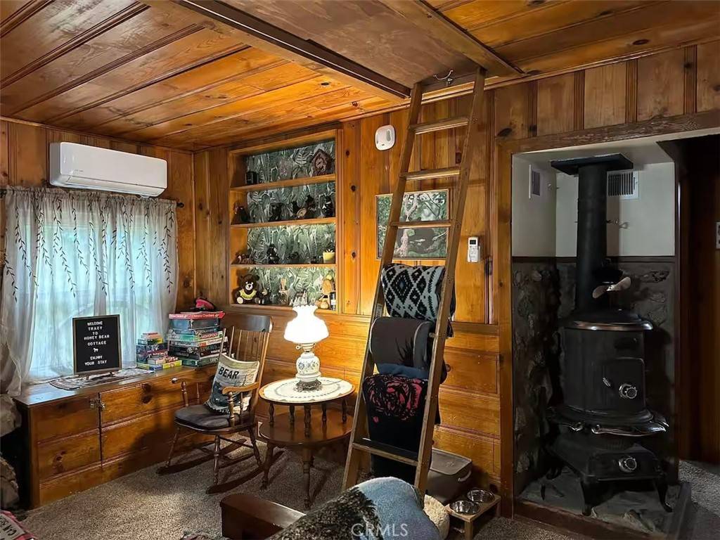 Idyllwild, CA 92549,53985 Pine Crest AVE
