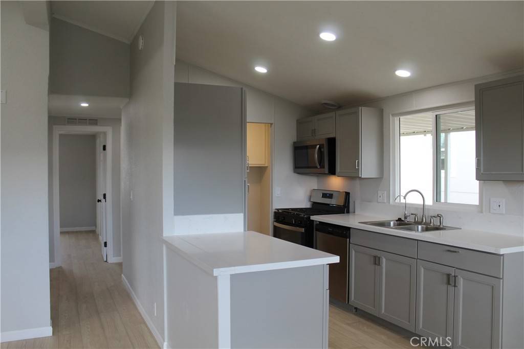 Hemet, CA 92545,601 N Kirby ST #17