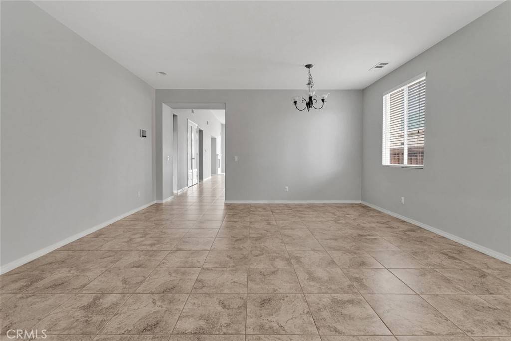 Hesperia, CA 92344,13204 Monrovia ST