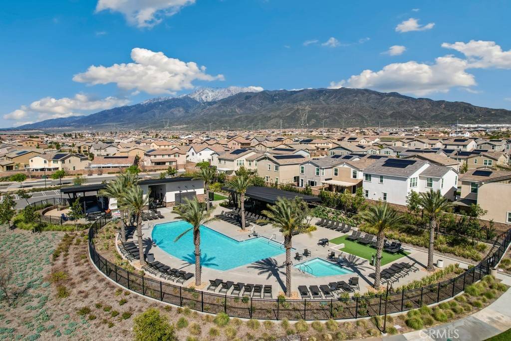 Fontana, CA 92336,16540 Wyndham LN #10