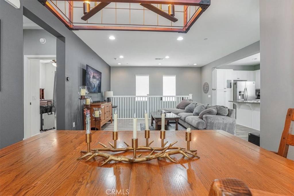 Saugus, CA 91350,21848 Moveo DR