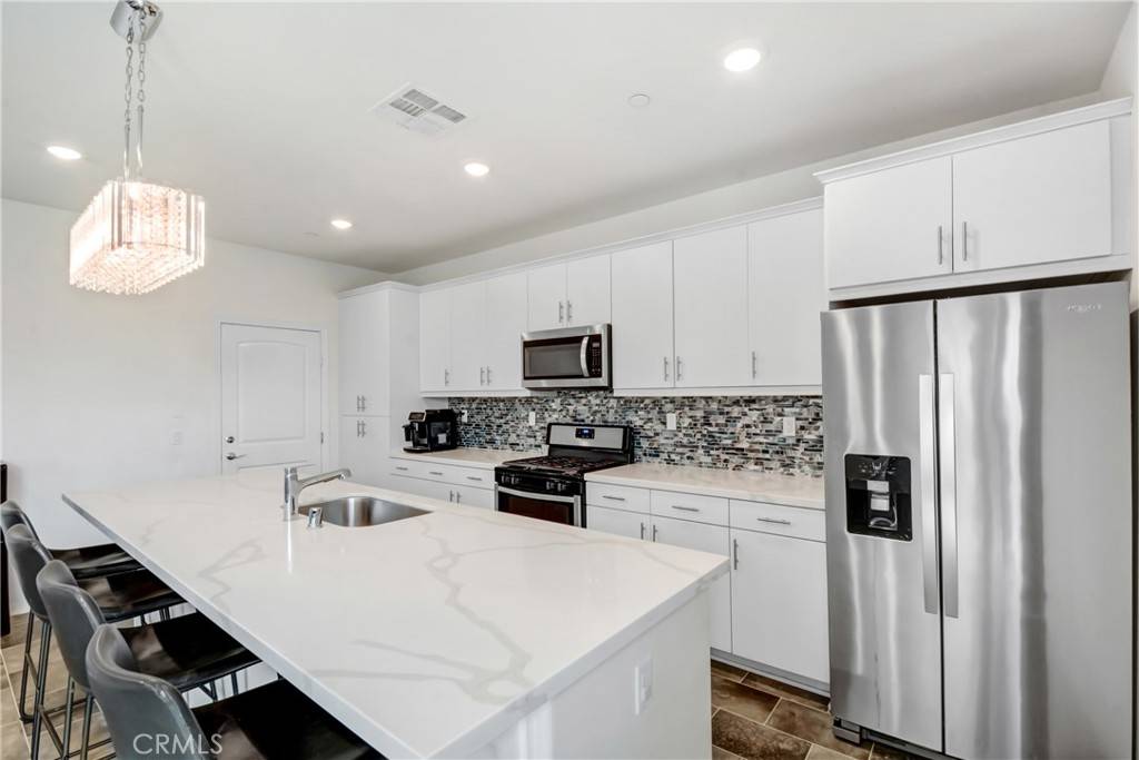Rialto, CA 92376,533 E Fromer ST