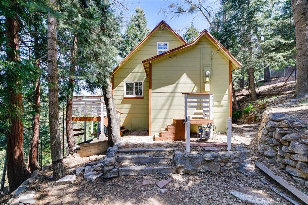 Crestline, CA 92325,24924 Huston DR