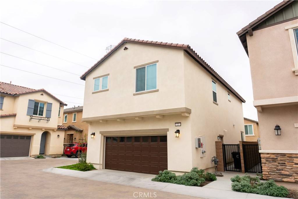 Fontana, CA 92336,16255 Castello LN #2