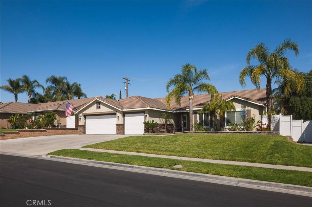 Corona, CA 92879,833 Beverly Road
