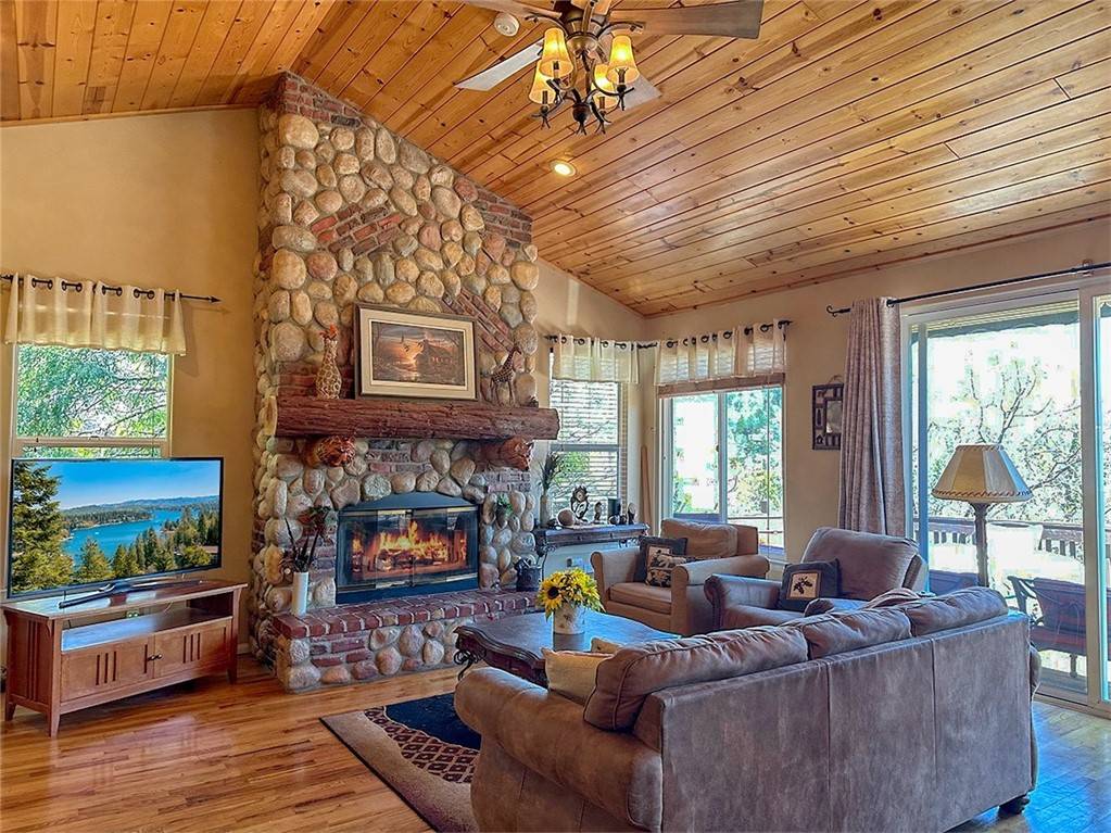 Lake Arrowhead, CA 92352,27551 North Bay RD