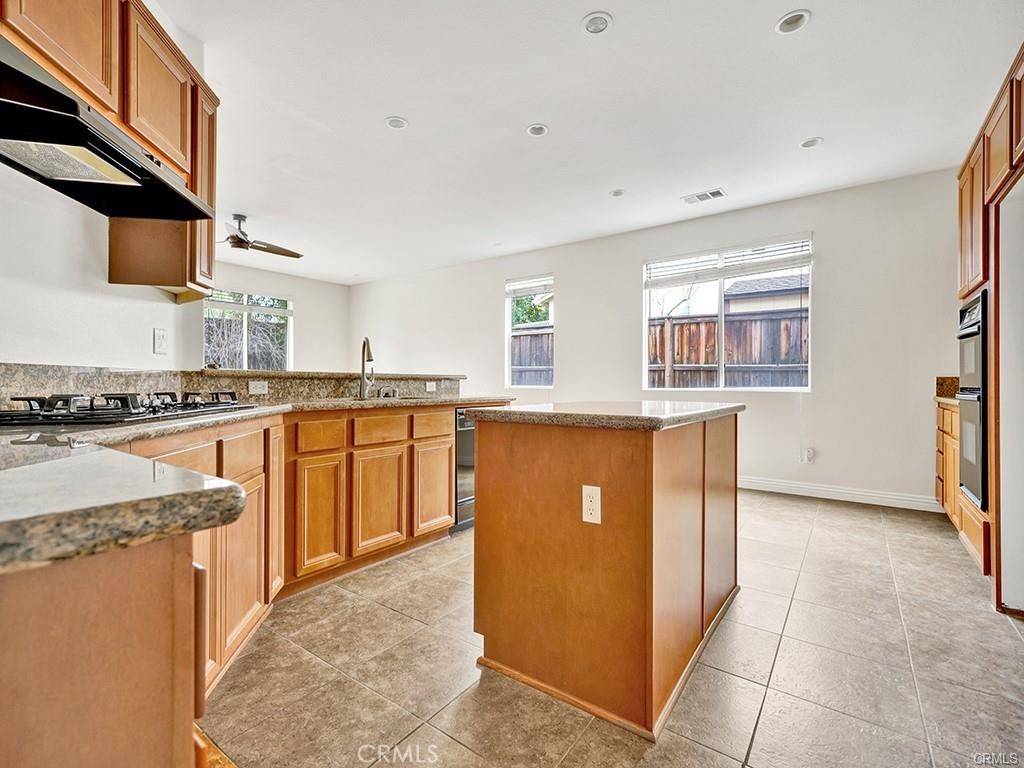 Corona, CA 92883,24938 Elmwood ST