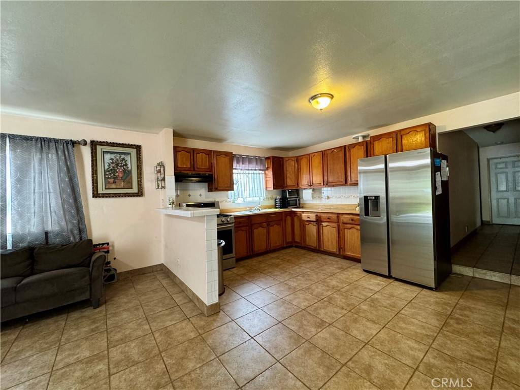 Long Beach, CA 90805,180 E 67th ST