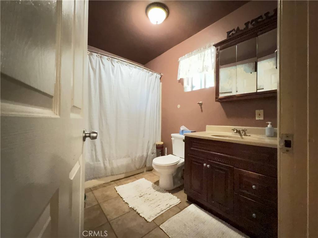 Long Beach, CA 90805,180 E 67th ST