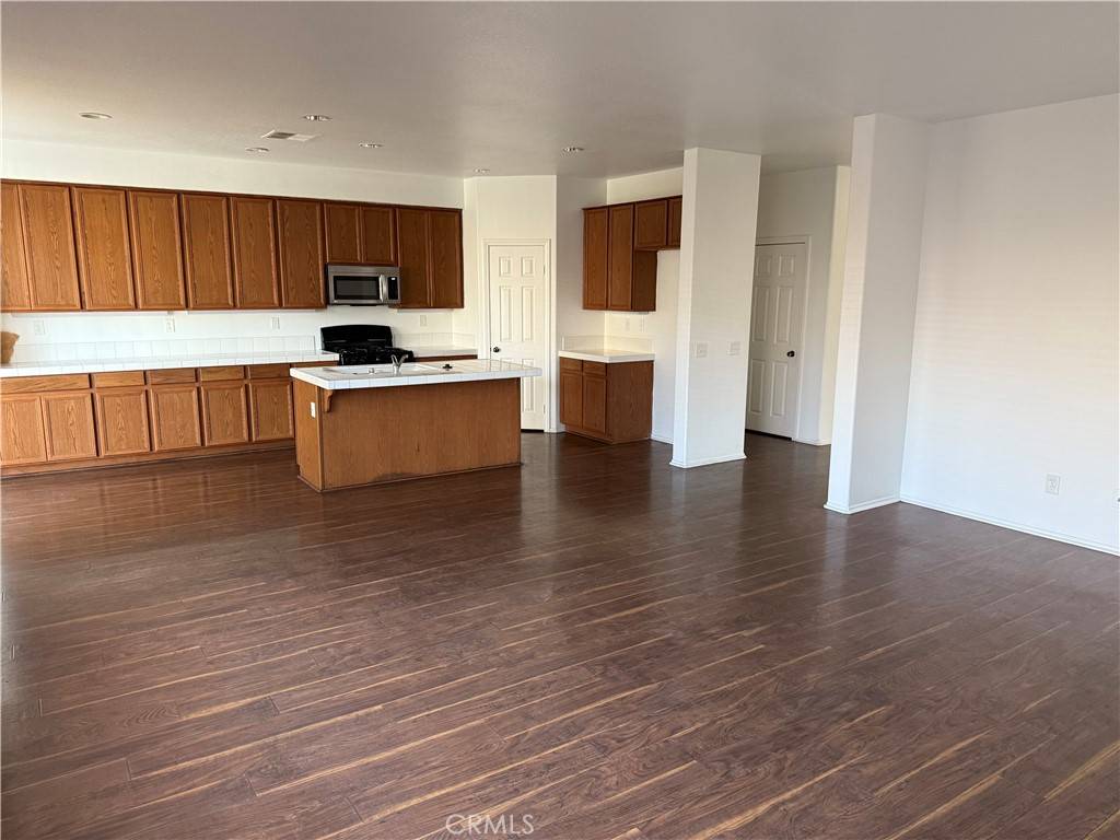 Victorville, CA 92392,13461 Ganesta CT
