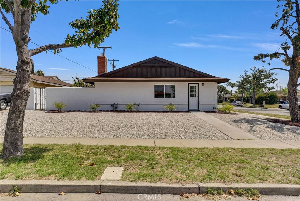 Fontana, CA 92335,16208 Dianthus AVE