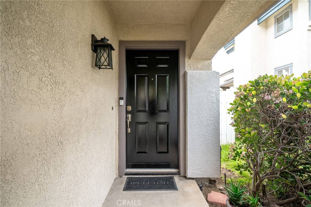 Fontana, CA 92336,8082 Milan CT
