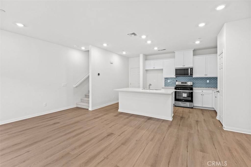 Ontario, CA 91761,4195 E Carmel Privado