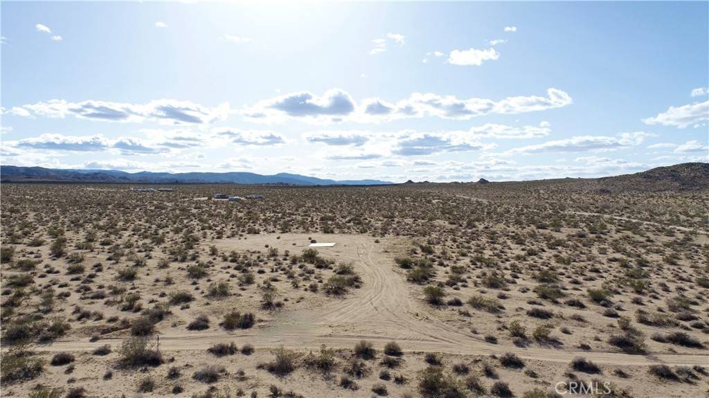 Johnson Valley, CA 92285,0 Listen Road