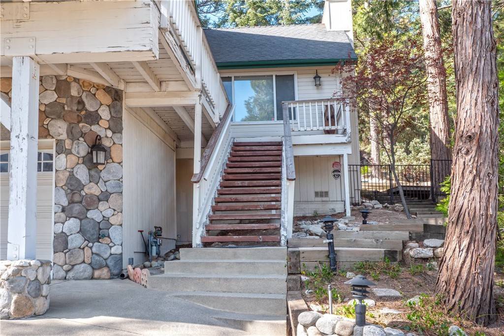 Lake Arrowhead, CA 92352,212 N Fairway DR