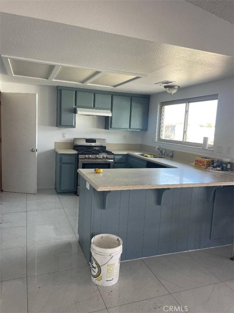 Hesperia, CA 92345,8135 C AVE