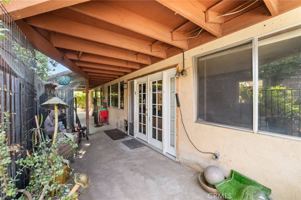 Riverside, CA 92506,2044 Fairview AVE