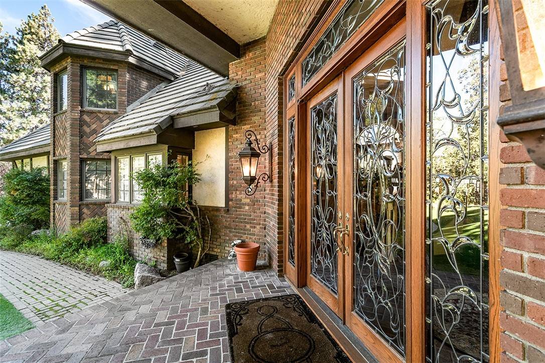 Lake Arrowhead, CA 92352,303 Lake Knoll DR