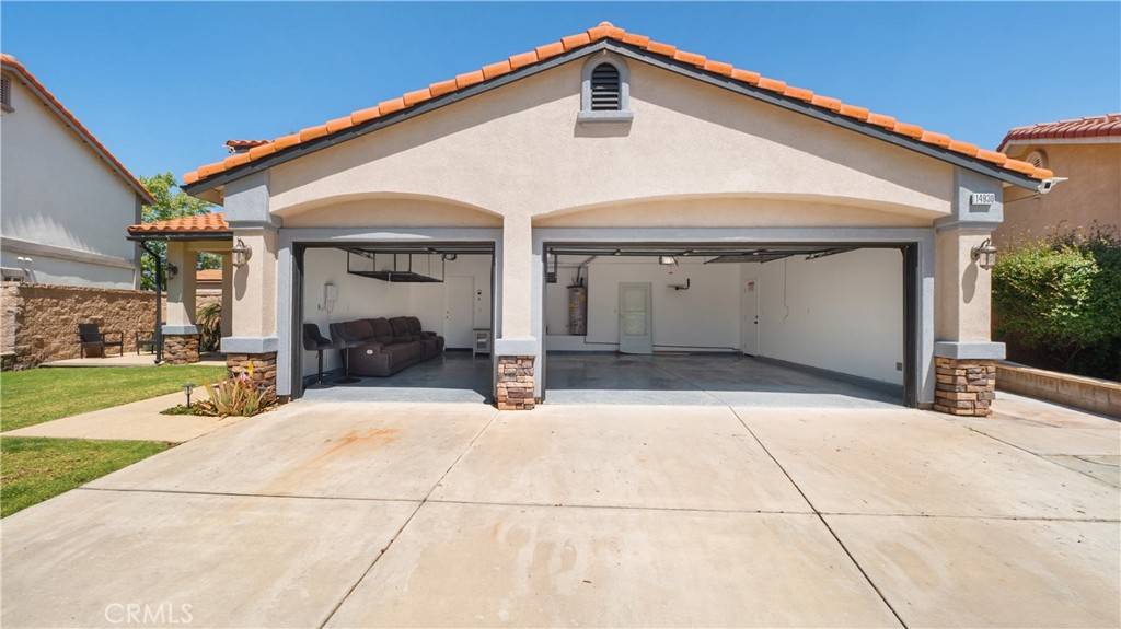 Fontana, CA 92336,14930 Catania WAY