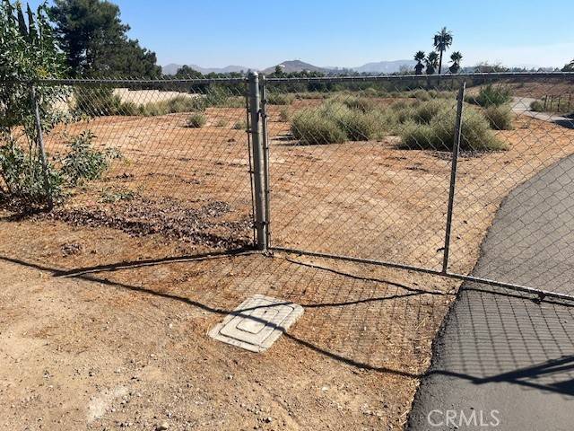 Eastvale, CA 92880,0 Grapewin