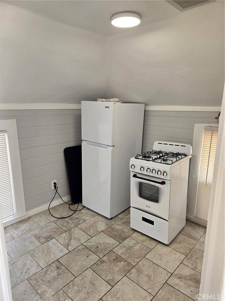 Upland, CA 91786,442 E ARROW HWY #B