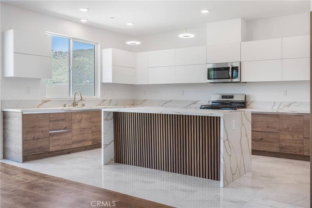14424 Buvan CT Moreno Valley, CA 92555