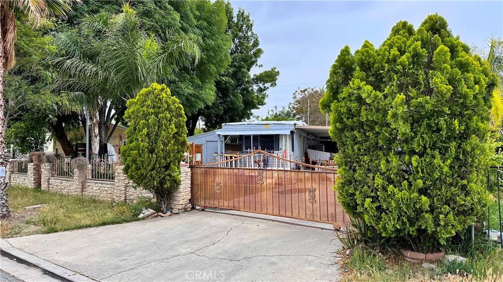 Perris, CA 92571,1676 Amethyst DR