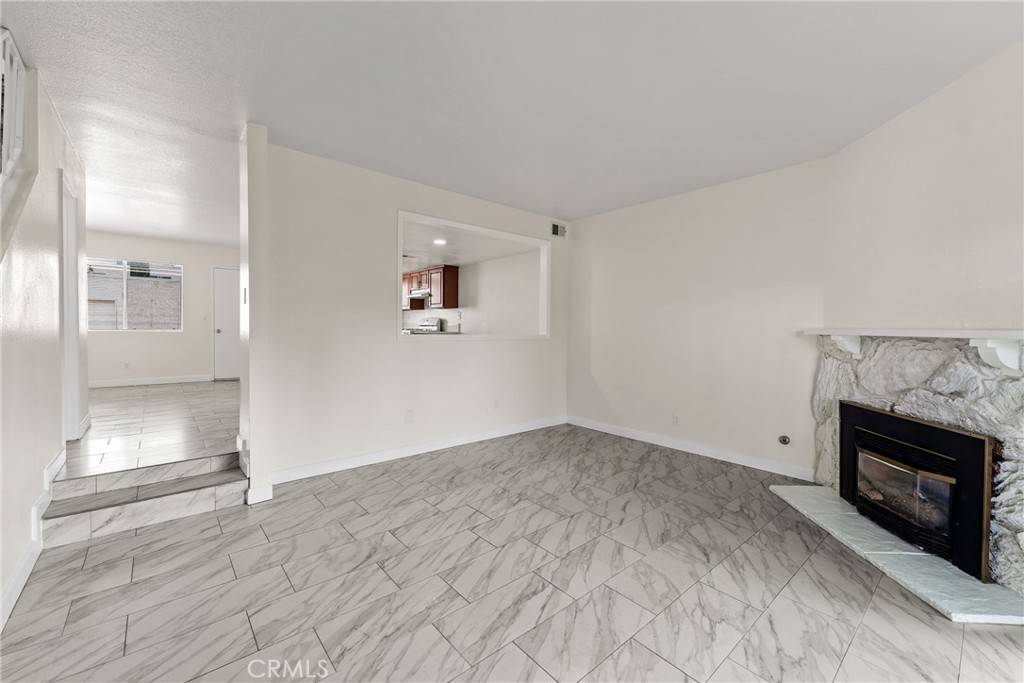 Victorville, CA 92395,16465 Green Tree BLVD #19