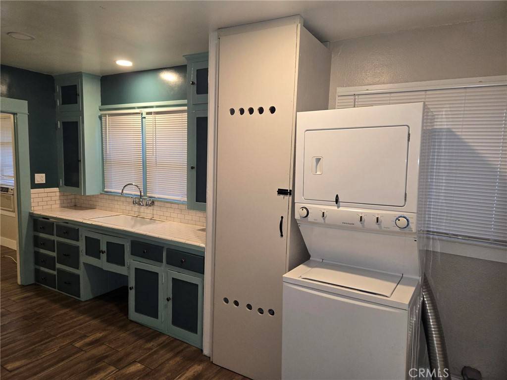 Upland, CA 91786,430 E Arrow