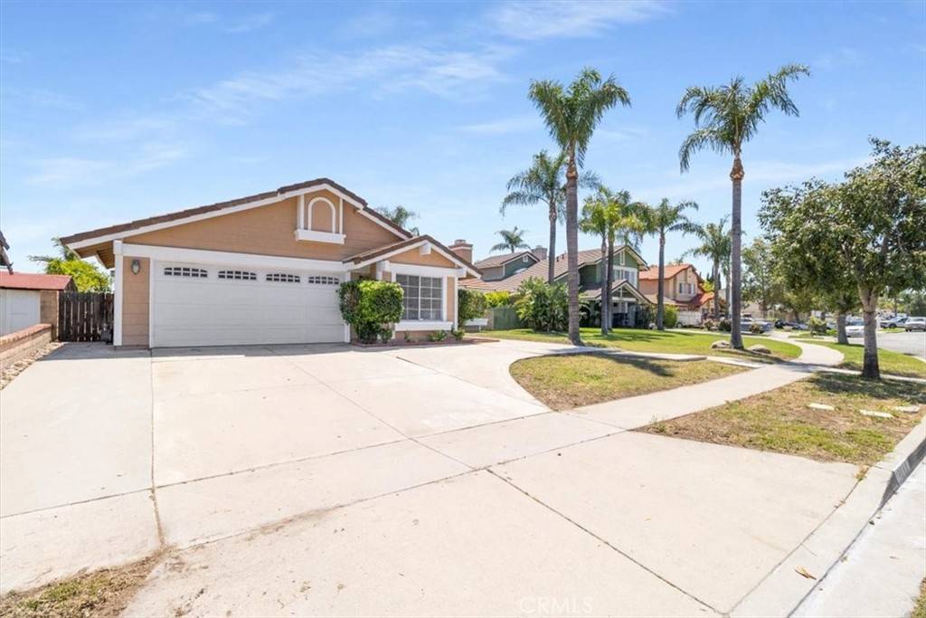 Fontana, CA 92336,18233 Montgomery AVE