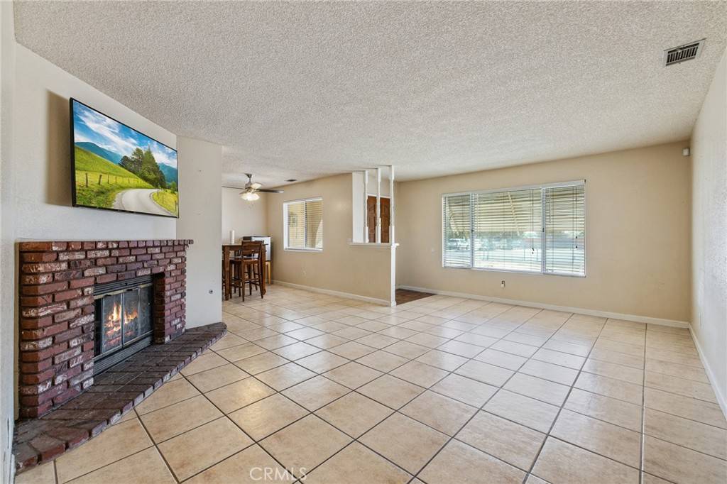 Hesperia, CA 92345,9866 Cottonwood AVE