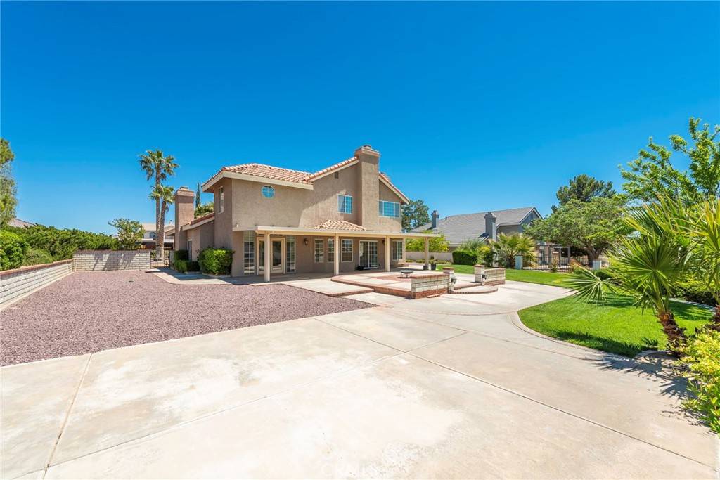 16350 Ridge View DR Apple Valley, CA 92307