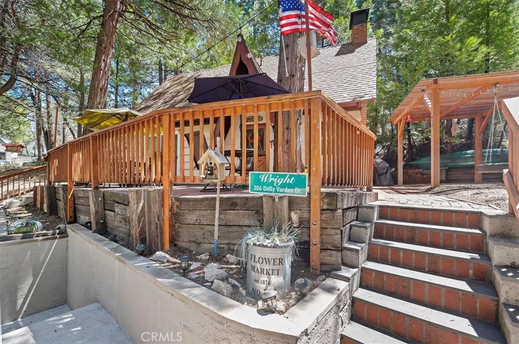 306 Dolly Varden DR Lake Arrowhead, CA 92352