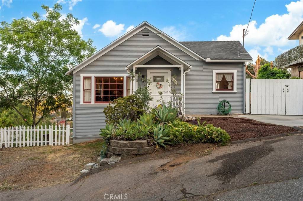 Escondido, CA 92025,967 W 2nd AVE