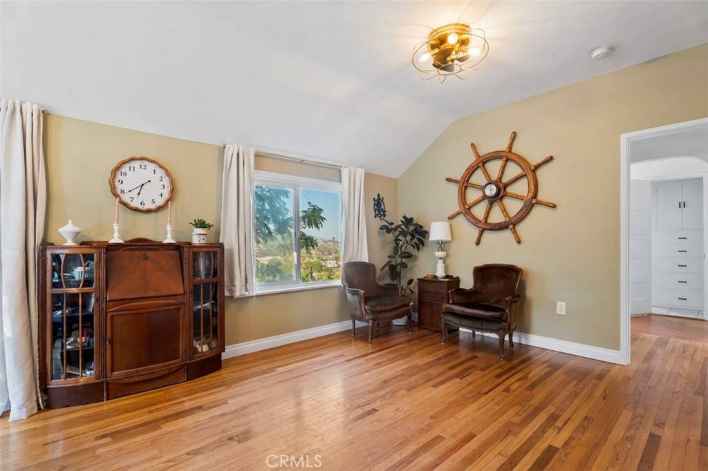 Escondido, CA 92025,967 W 2nd AVE