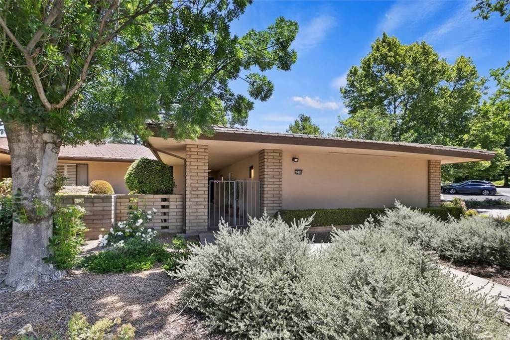 Riverside, CA 92506,6298 Tecate DR