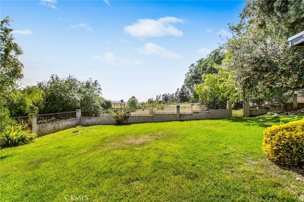Rancho Cucamonga, CA 91737,5404 Ridgeview AVE