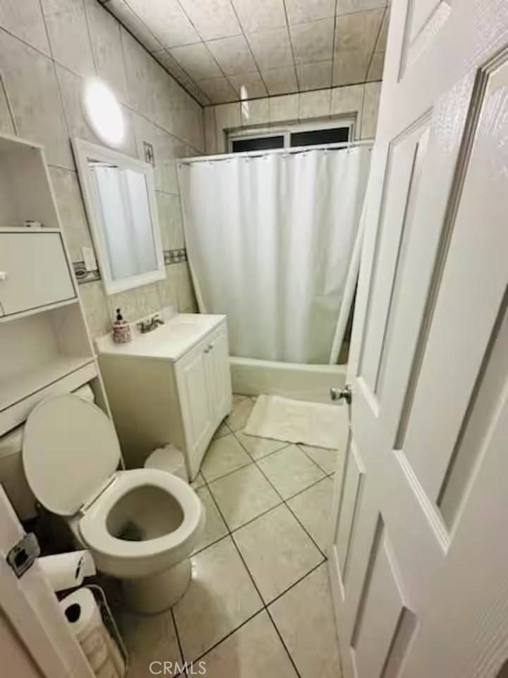Downey, CA 90242,8131 Comolette ST