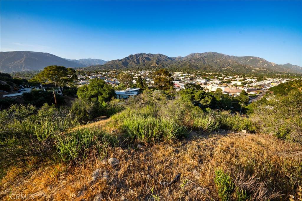 Tujunga, CA 91402,9832 Redmont AVE