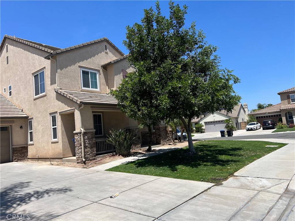 Eastvale, CA 92880,8003 Bluff View LN