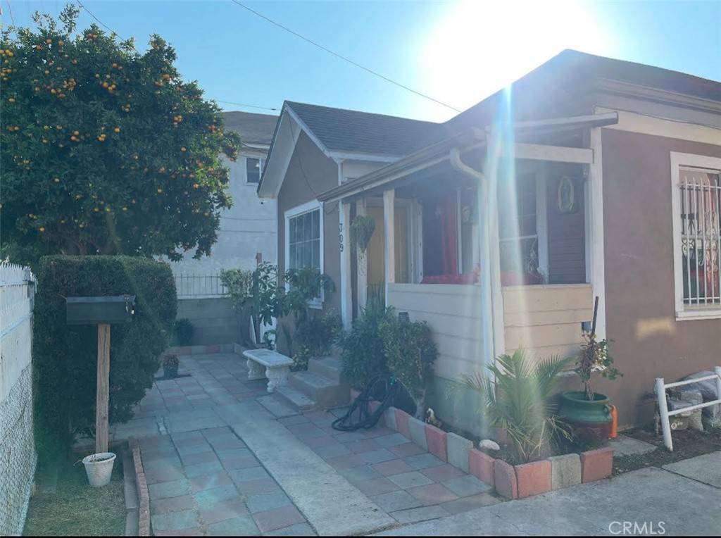 Compton, CA 90220,309 N Willowbrook AVE