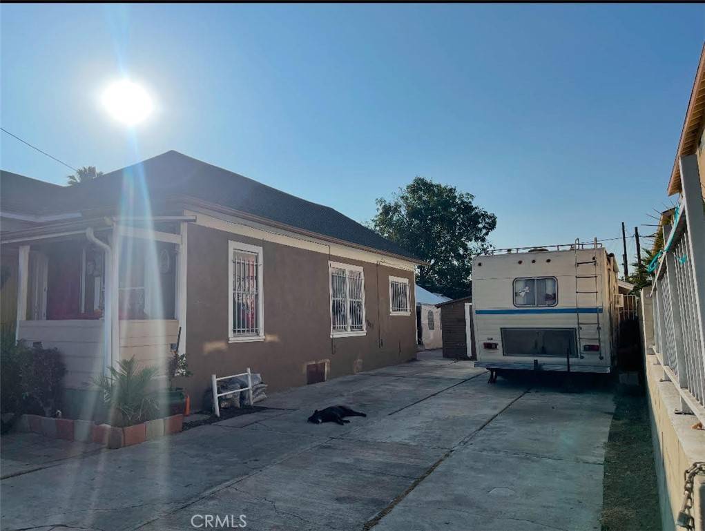 Compton, CA 90220,309 N Willowbrook AVE
