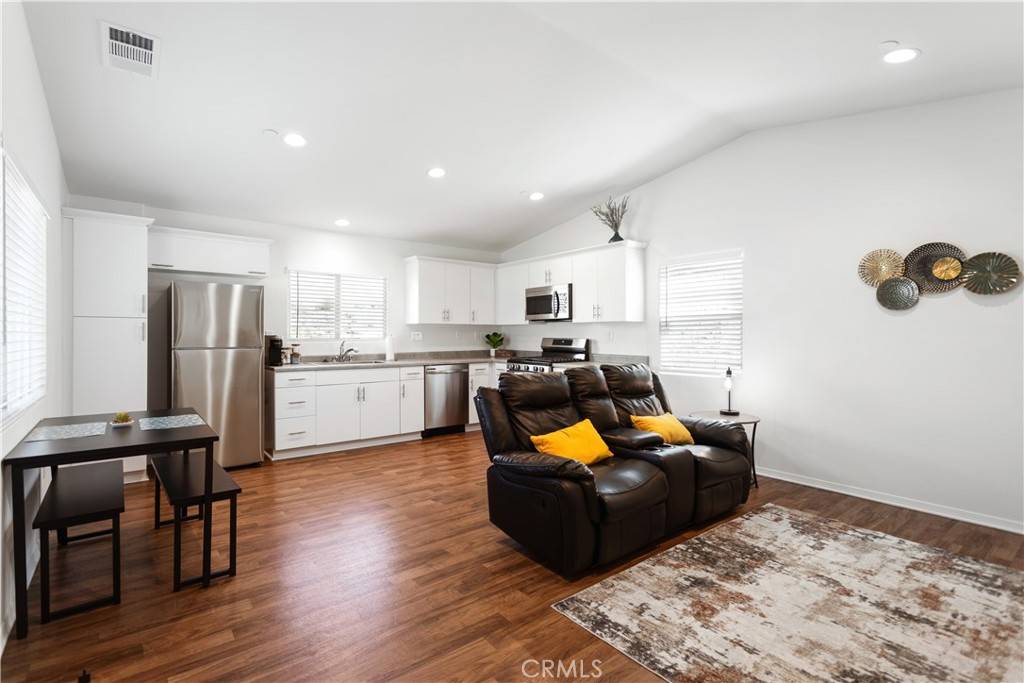 San Bernardino, CA 92407,6877 Curtis LN N #2