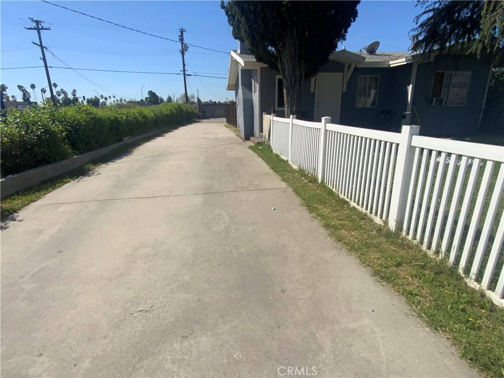San Bernardino, CA 92405,215 W 23rd ST