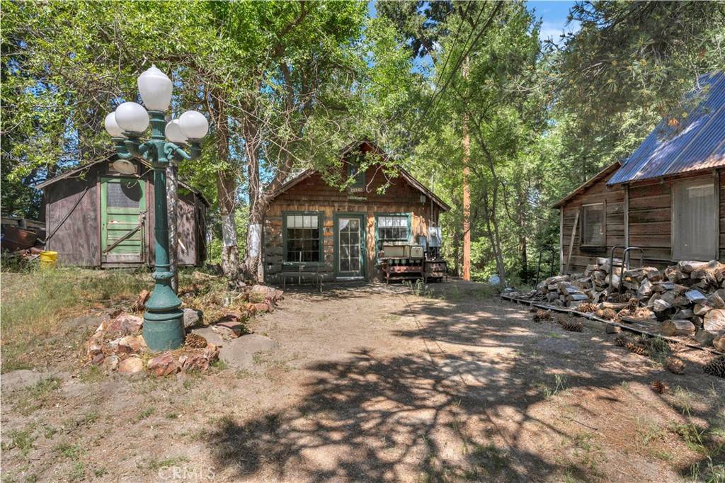 Twin Peaks, CA 92391,25560 Hi PL