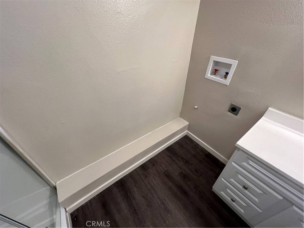 Fontana, CA 92335,16164 Dianthus AVE #B