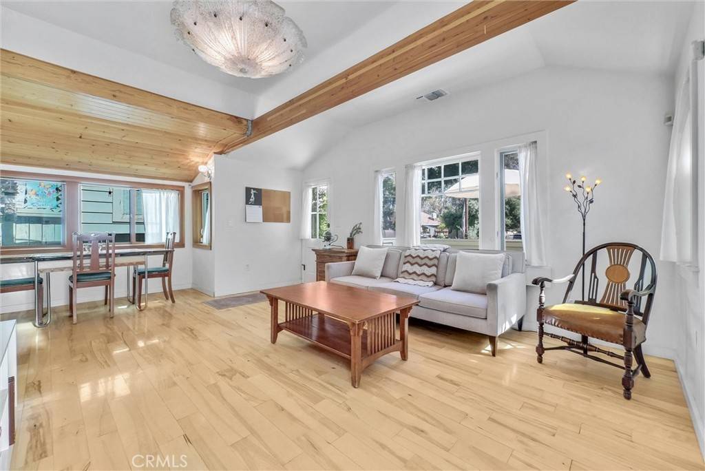 Claremont, CA 91711,319 W 6th ST