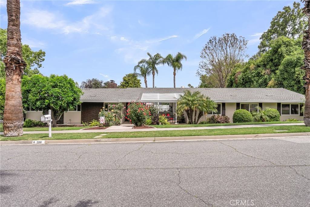 Riverside, CA 92506,2201 Archdale ST